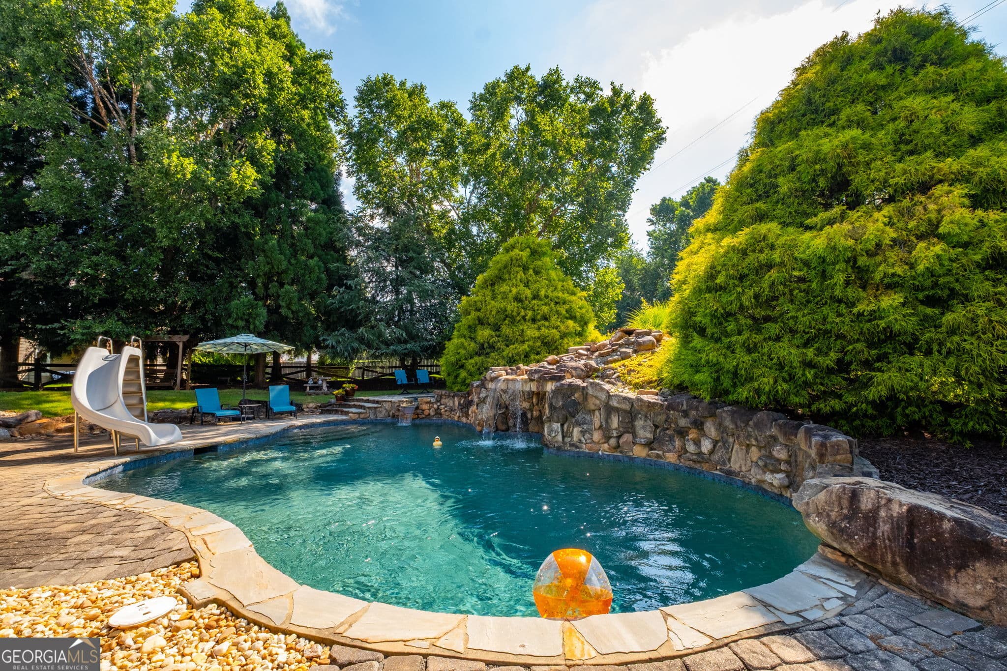 5 bedroom, 3.5 bathroom, 4,036 sq ft single family residence for sale at 4967 Reed Field Drive, Oakwood, GA 30566 — photo 2