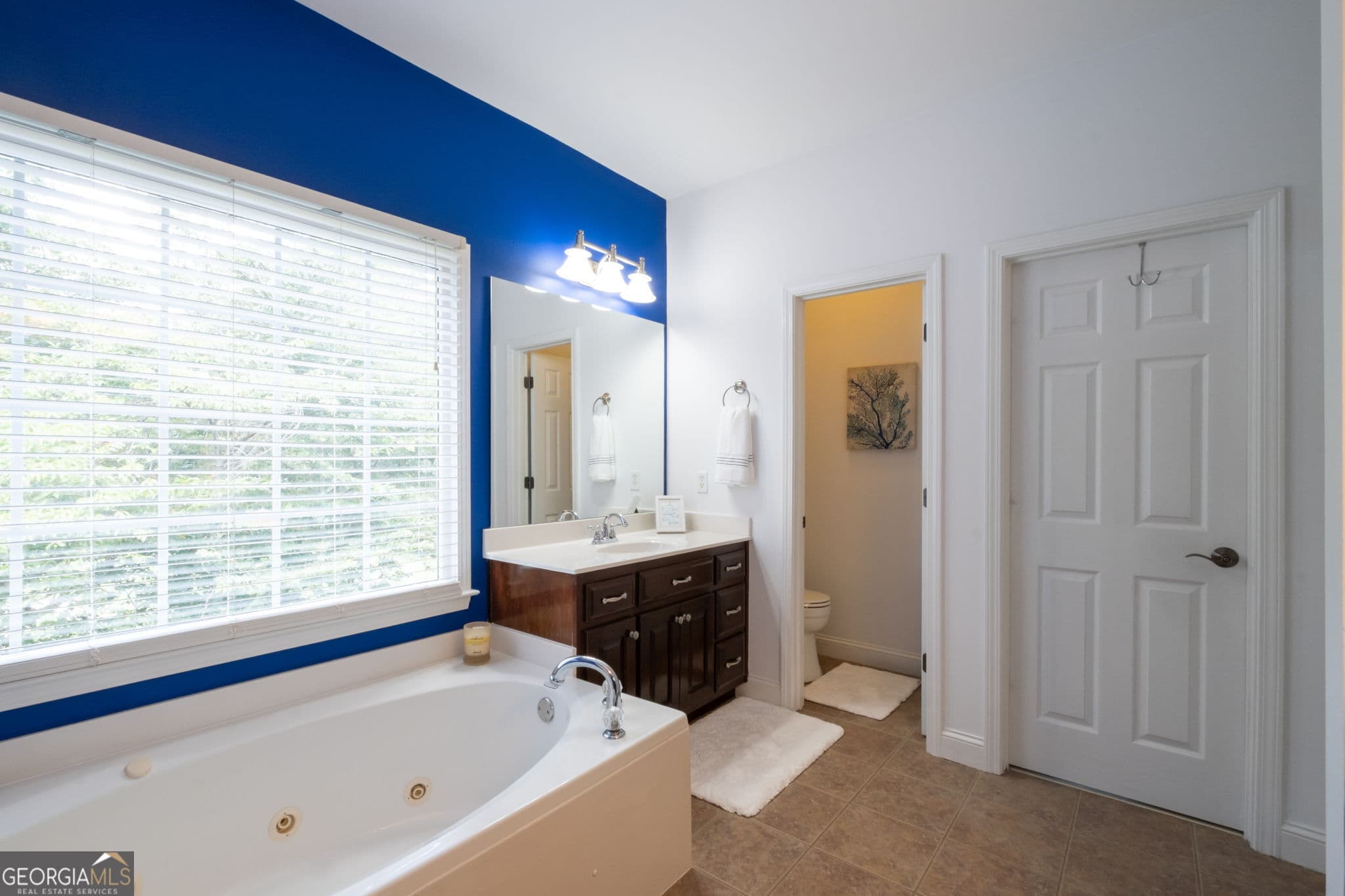 5 bedroom, 3.5 bathroom, 4,036 sq ft single family residence for sale at 4967 Reed Field Drive, Oakwood, GA 30566 — photo 10