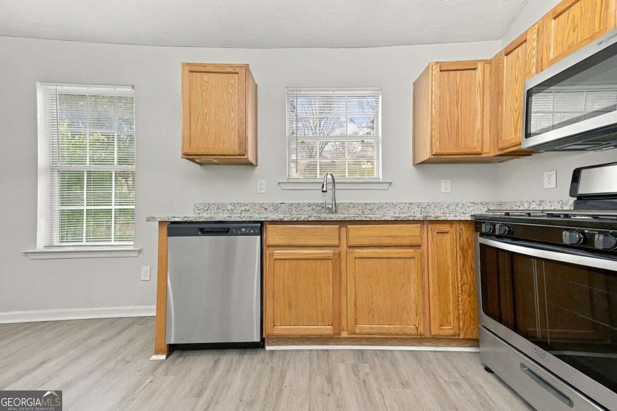 3 bedroom, 2.5 bathroom single family residence for rent at 2079 Sugar Creek Fal Court, Atlanta, GA 30316 for $2,135 a month — photo 2
