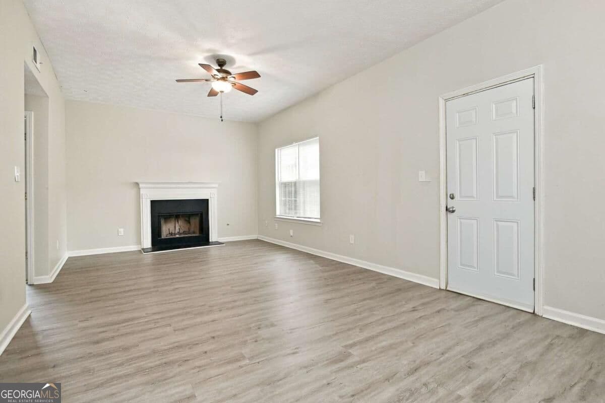 3 bedroom, 2.5 bathroom single family residence for rent at 2079 Sugar Creek Fal Court, Atlanta, GA 30316 for $2,135 a month — photo 5
