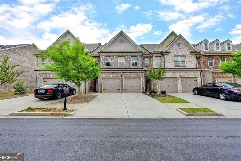 3 bedroom, 2.5 bathroom, 2,100 sq ft townhouse for rent at 5605 Bright Cross Way, Suwanee, GA 30024 for $2,500 a month — photo 2