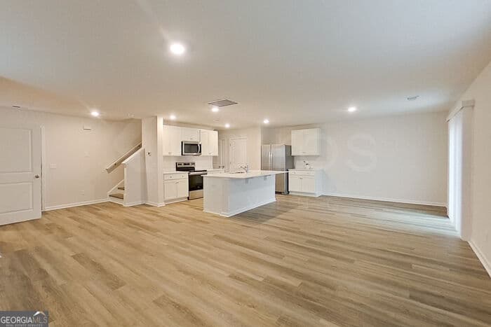 4 bedroom, 2.5 bathroom, 1,927 sq ft single family residence for rent at 121 Overstreet Way, Springfield, GA 31329 for $2,075 a month — photo 3