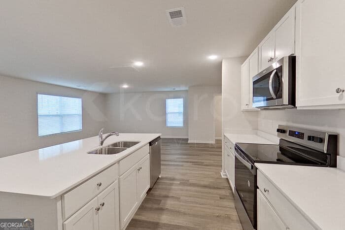 4 bedroom, 2.5 bathroom, 1,927 sq ft single family residence for rent at 121 Overstreet Way, Springfield, GA 31329 for $2,075 a month — photo 4