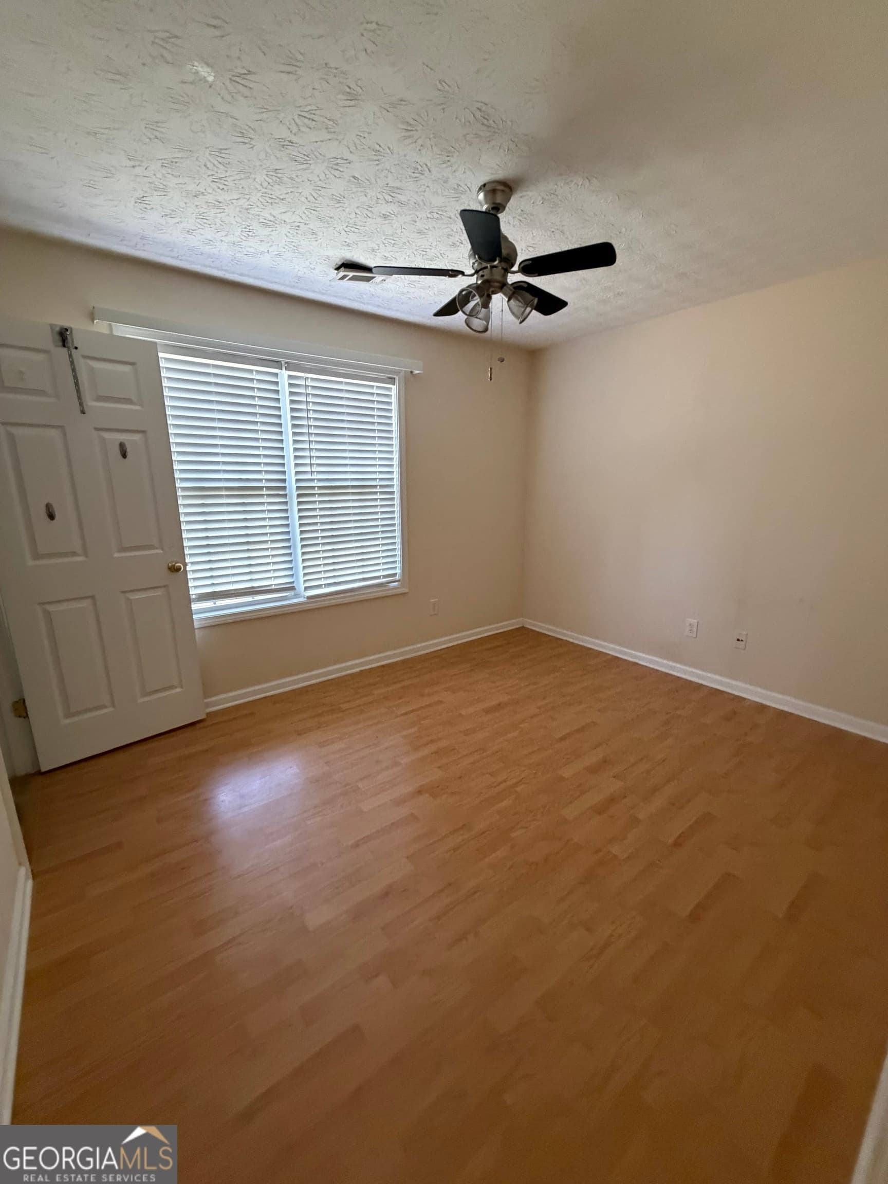 3 bedroom, 2 bathroom, 1,140 sq ft single family residence for sale at 74 Canterbury Drive, Grantville, GA 30220 — photo 10
