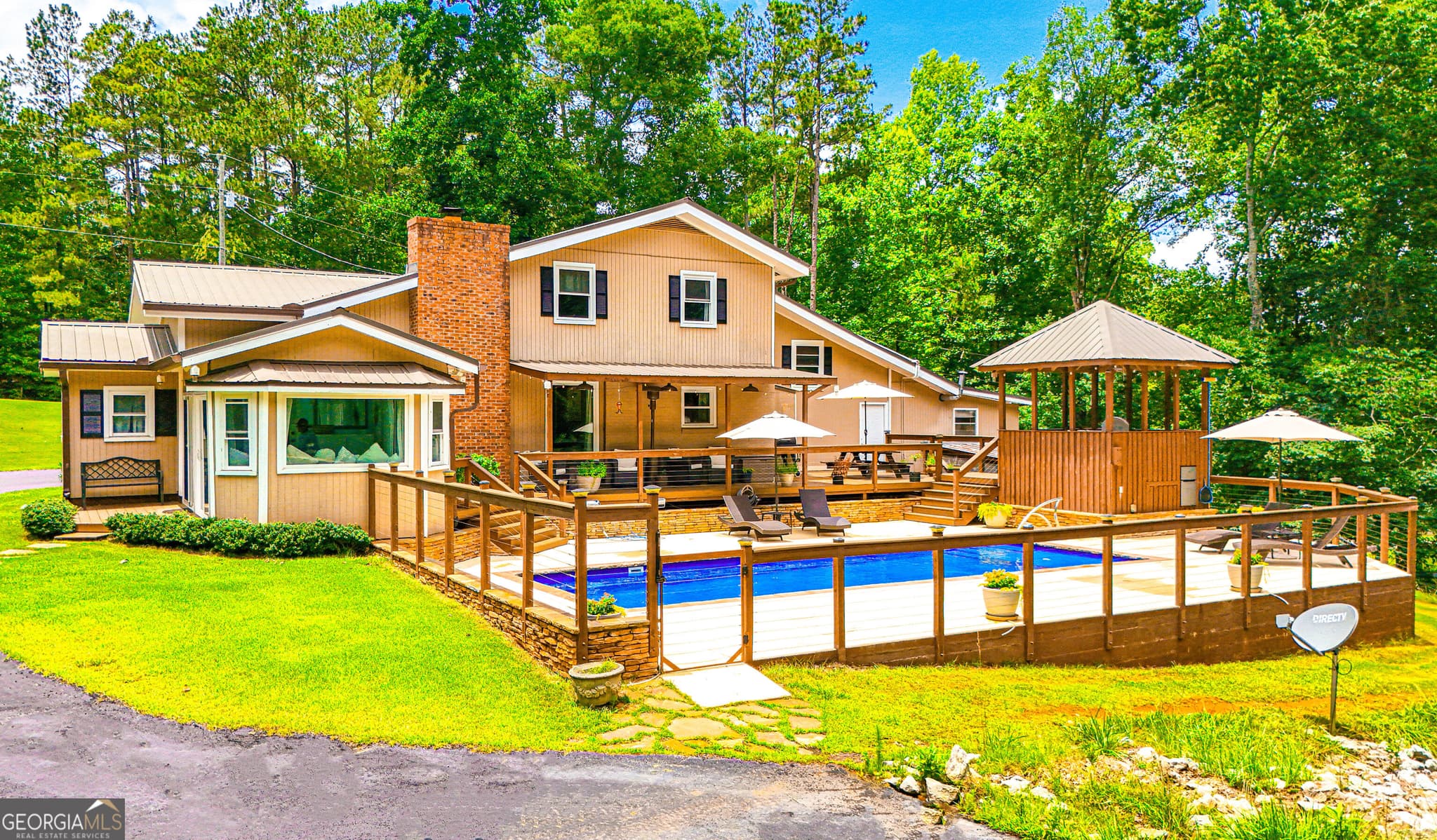 3 bedroom, 2.5 bathroom, 1,860 sq ft single family residence for sale at 11 Edgewater Court, Griffin, GA 30223 — photo 4