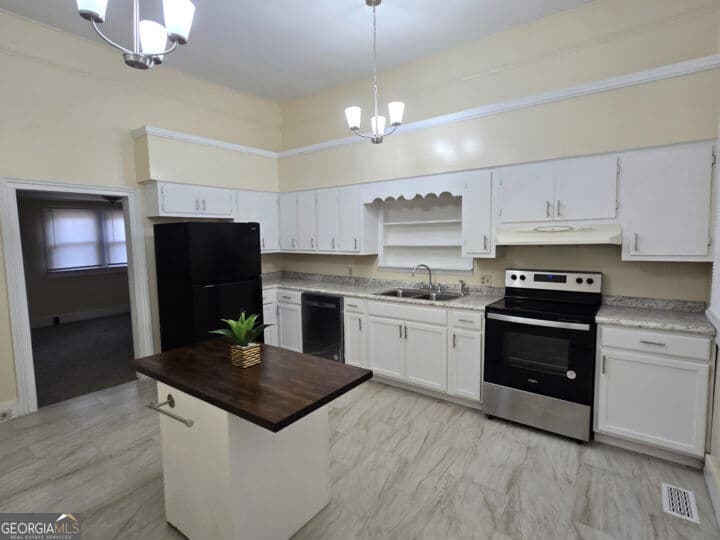 3 bedroom, 2 bathroom, 2,032 sq ft single family residence for sale at 35 Cheatham Street, Wadley, GA 30477 — photo 6