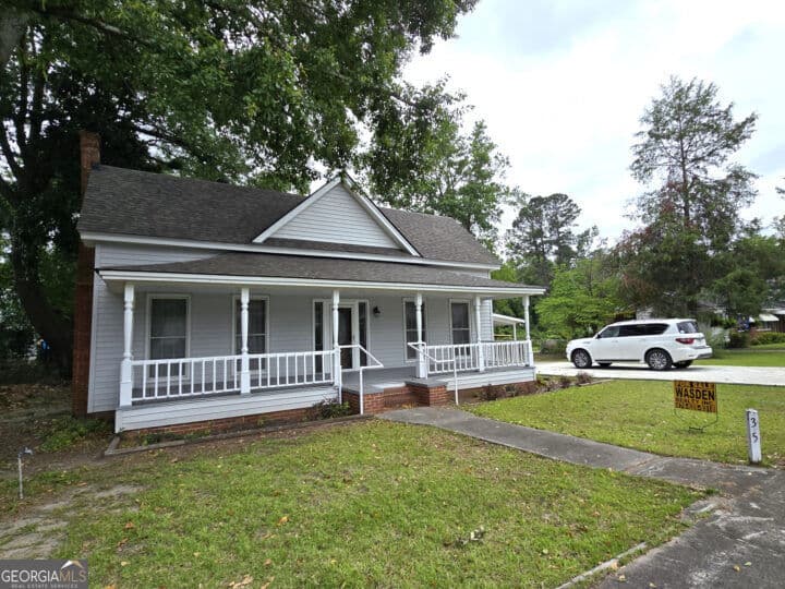 3 bedroom, 2 bathroom, 2,032 sq ft single family residence for sale at 35 Cheatham Street, Wadley, GA 30477