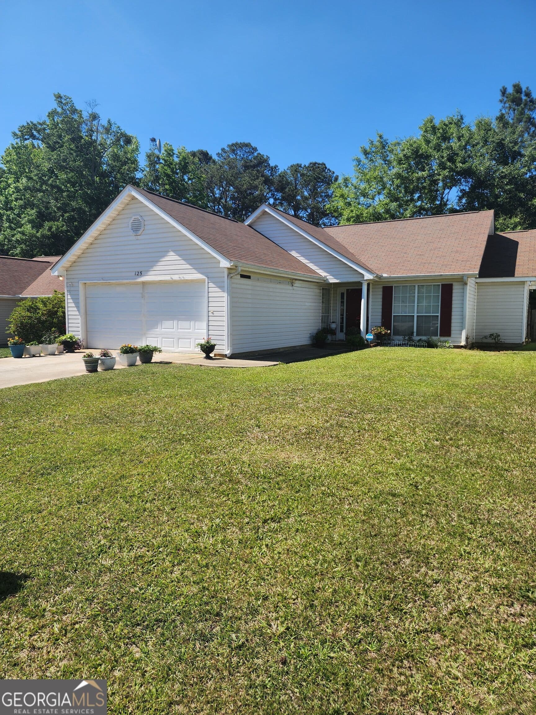 3 bedroom, 2 bathroom, 1,412 sq ft single family residence for sale at 125 Crest Mont Drive, Macon, GA 31206 — photo 5