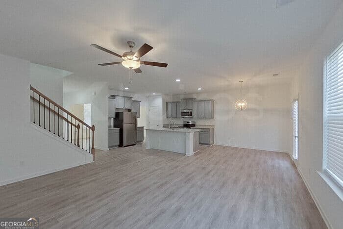 4 bedroom, 3 bathroom, 2,517 sq ft single family residence for rent at 120 English Oak Lane, Warner Robins, GA 31093 for $2,525 a month — photo 2