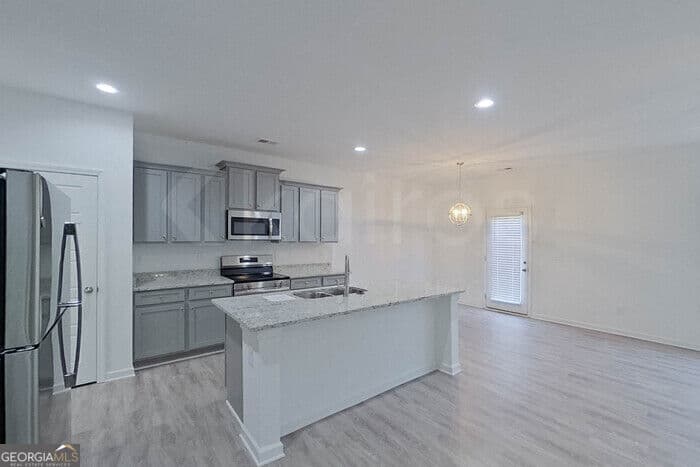 4 bedroom, 3 bathroom, 2,517 sq ft single family residence for rent at 120 English Oak Lane, Warner Robins, GA 31093 for $2,525 a month — photo 5