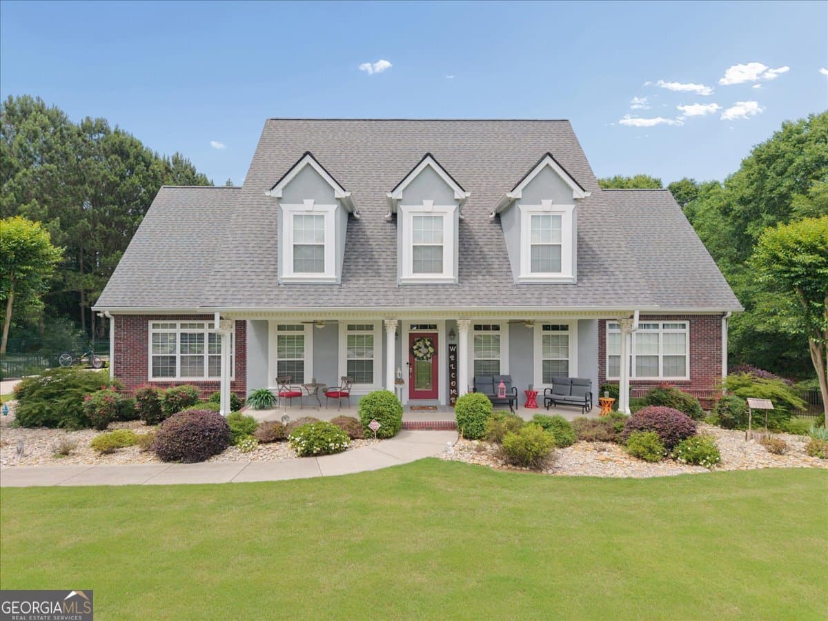 5 bedroom, 4.5 bathroom, 5,778 sq ft single family residence sold at 2510 Richards Walk, Loganville, GA 30052