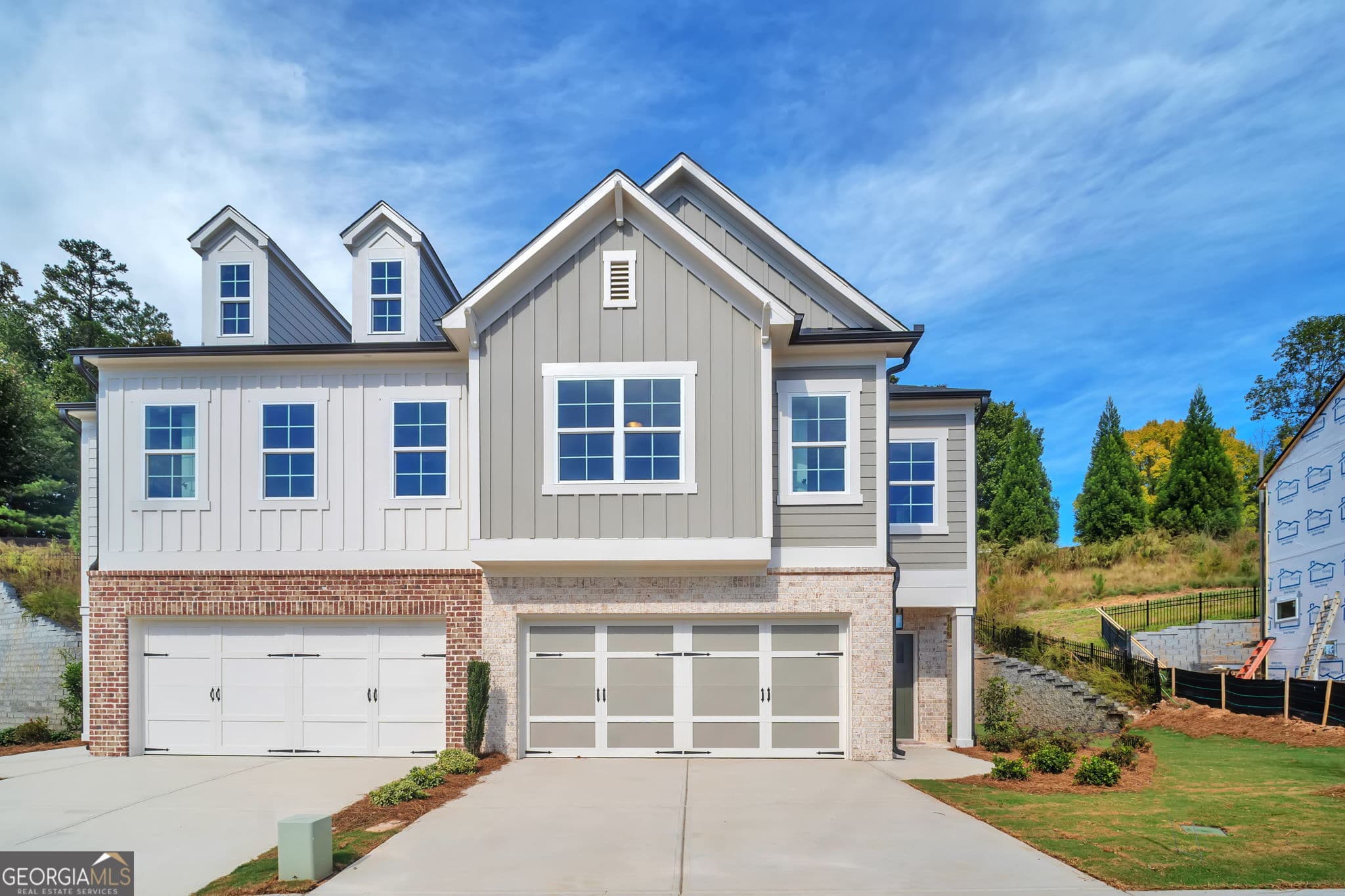 3 bedroom, 2.5 bathroom townhouse for sale at 336 Lakeside Court, Canton, GA 30114 — photo 2