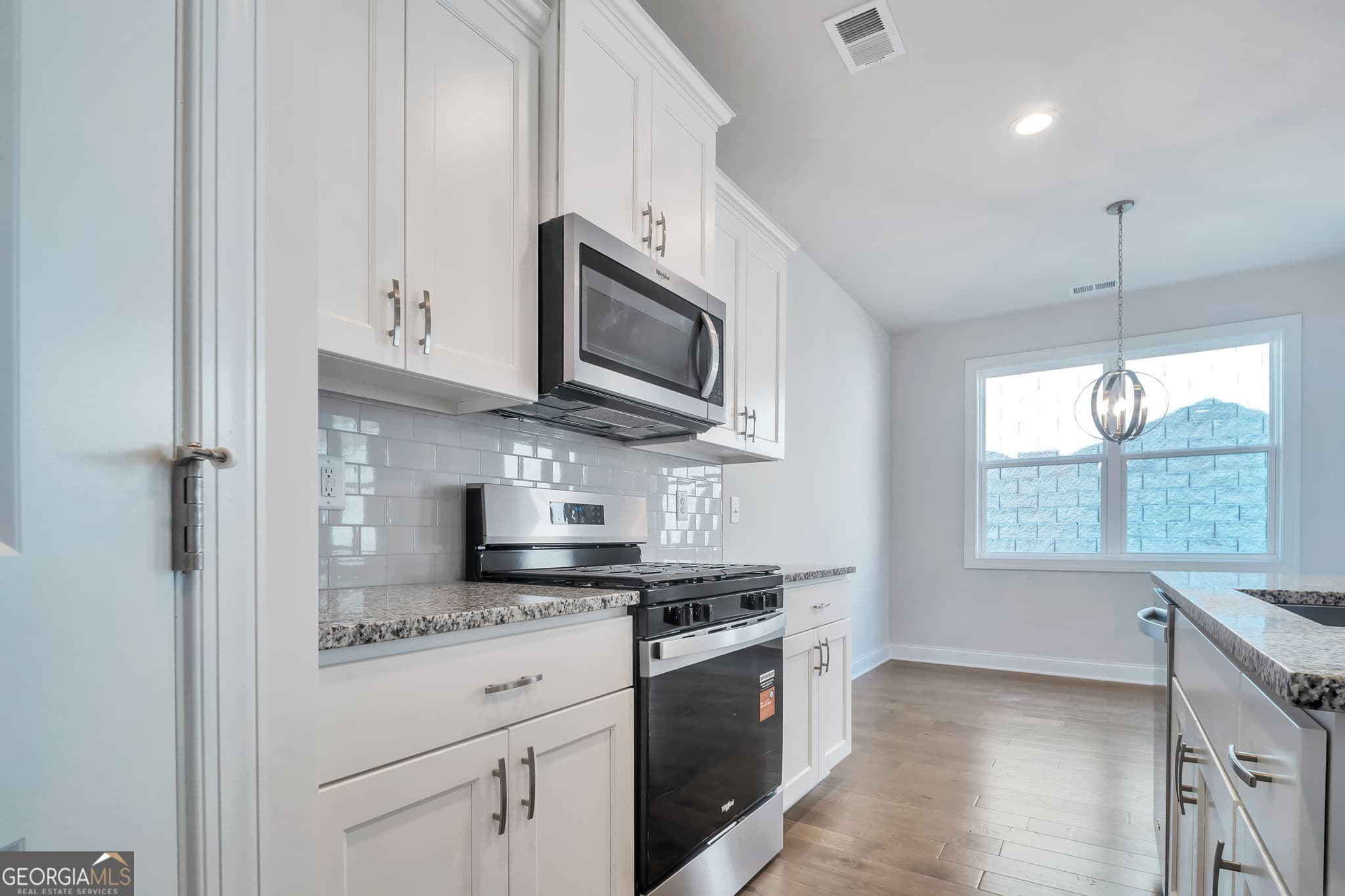 3 bedroom, 2.5 bathroom townhouse for sale at 336 Lakeside Court, Canton, GA 30114 — photo 9