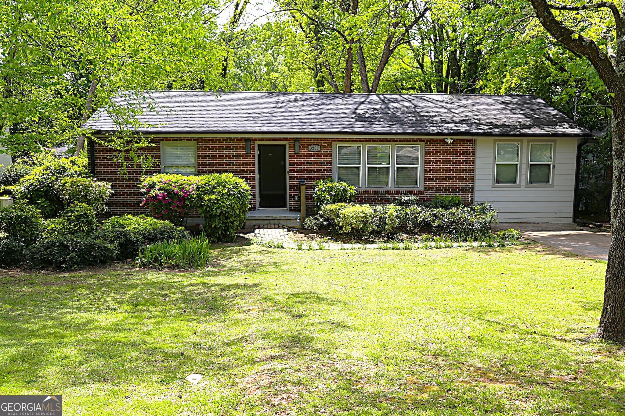 3 bedroom, 2 bathroom, 1,250 sq ft single family residence sold at 3207 Canary Court, Decatur, GA 30032
