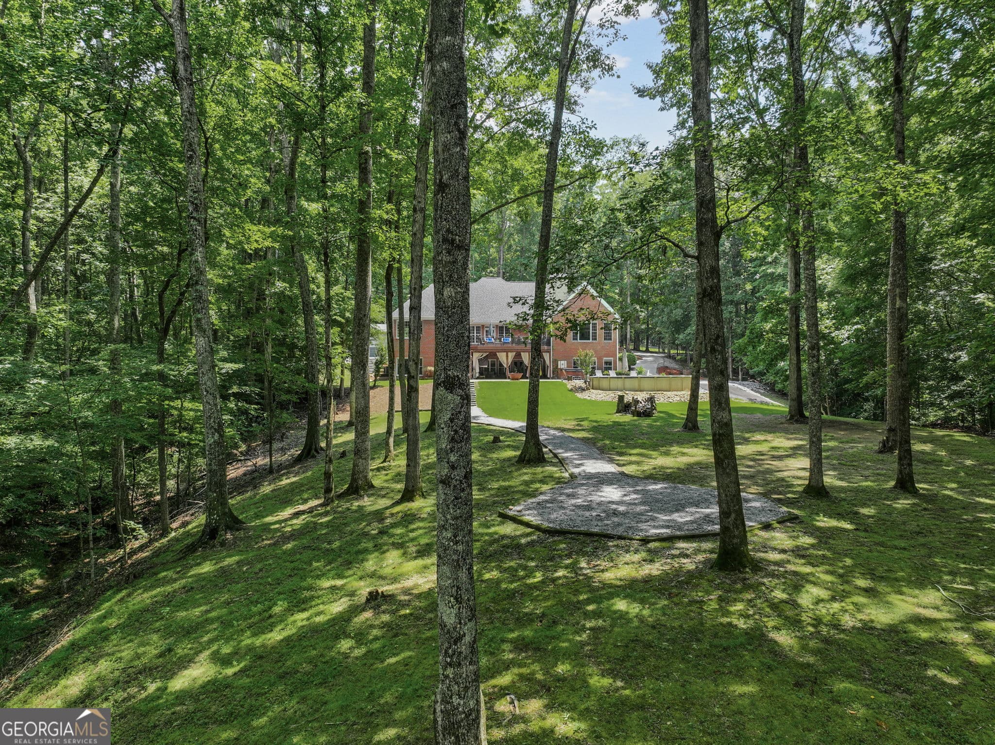 5 bedroom, 5 bathroom, 7,066 sq ft single family residence for sale at 75 Waters Edge Lane, Newnan, GA 30263 — photo 2