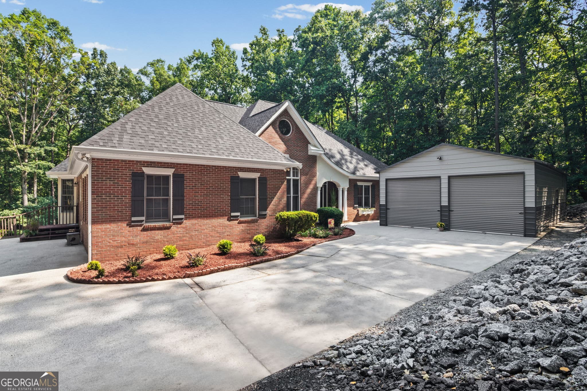 5 bedroom, 5 bathroom, 7,066 sq ft single family residence for sale at 75 Waters Edge Lane, Newnan, GA 30263 — photo 5