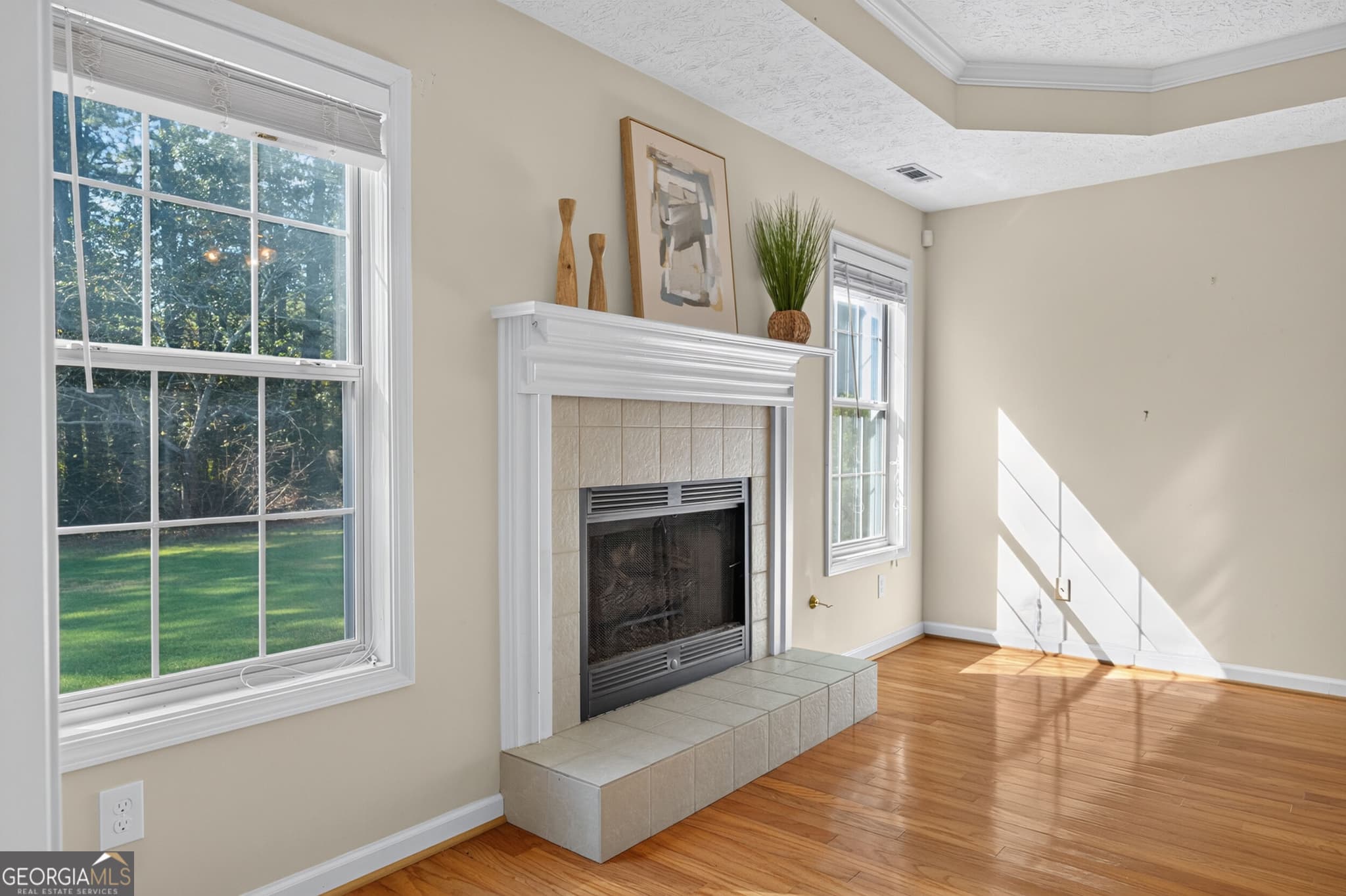 3 bedroom, 2 bathroom, 1,582 sq ft single family residence for sale at 1855 Snow Hill Court, Lawrenceville, GA 30045 — photo 4