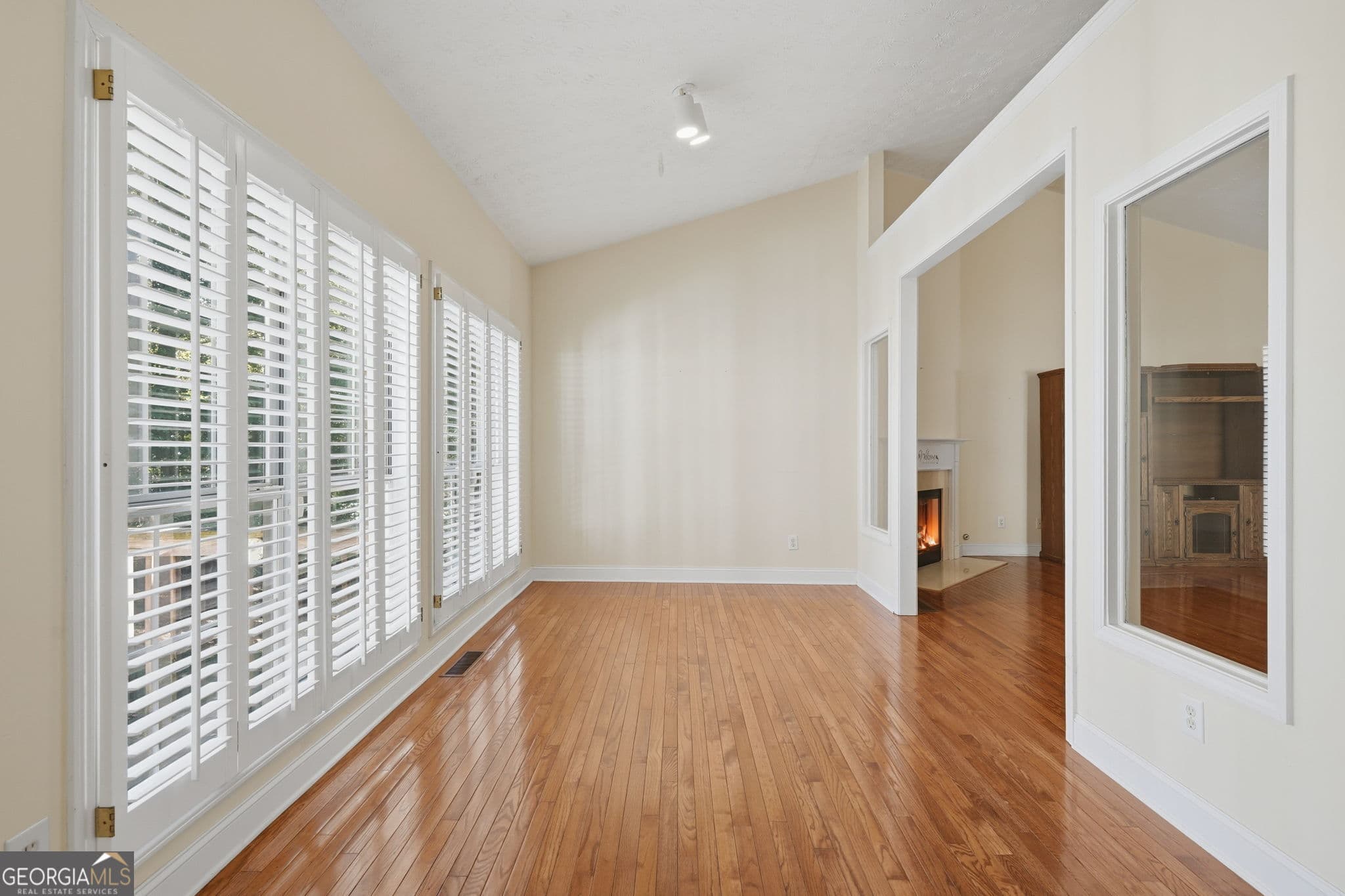 4 bedroom, 3 bathroom, 3,306 sq ft single family residence for sale at 1485 Keystone Drive, Suwanee, GA 30024 — photo 8