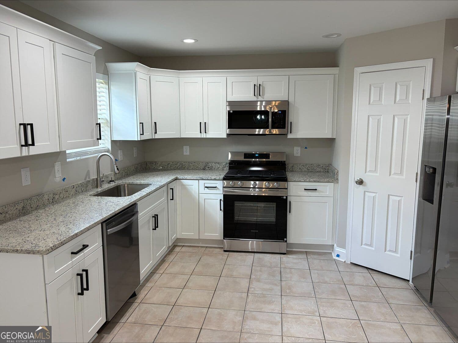 4 bedroom, 3 bathroom, 2,753 sq ft single family residence for sale at 144 River Pass Court, Dacula, GA 30019 — photo 3