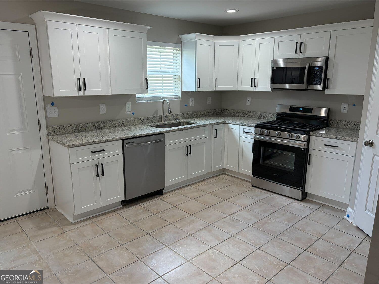 4 bedroom, 3 bathroom, 2,753 sq ft single family residence for sale at 144 River Pass Court, Dacula, GA 30019 — photo 4