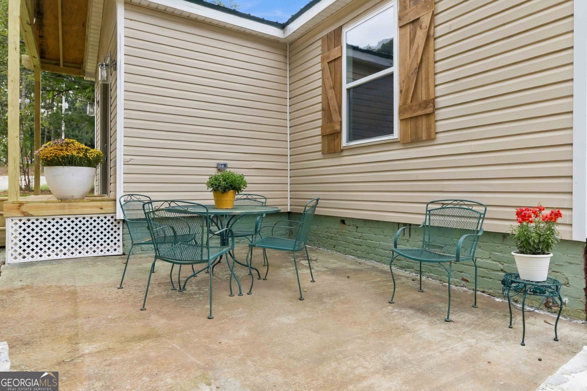 3 bedroom, 1 bathroom, 1,006 sq ft single family residence for sale at 133 Bennett Street, Commerce, GA 30529 — photo 3