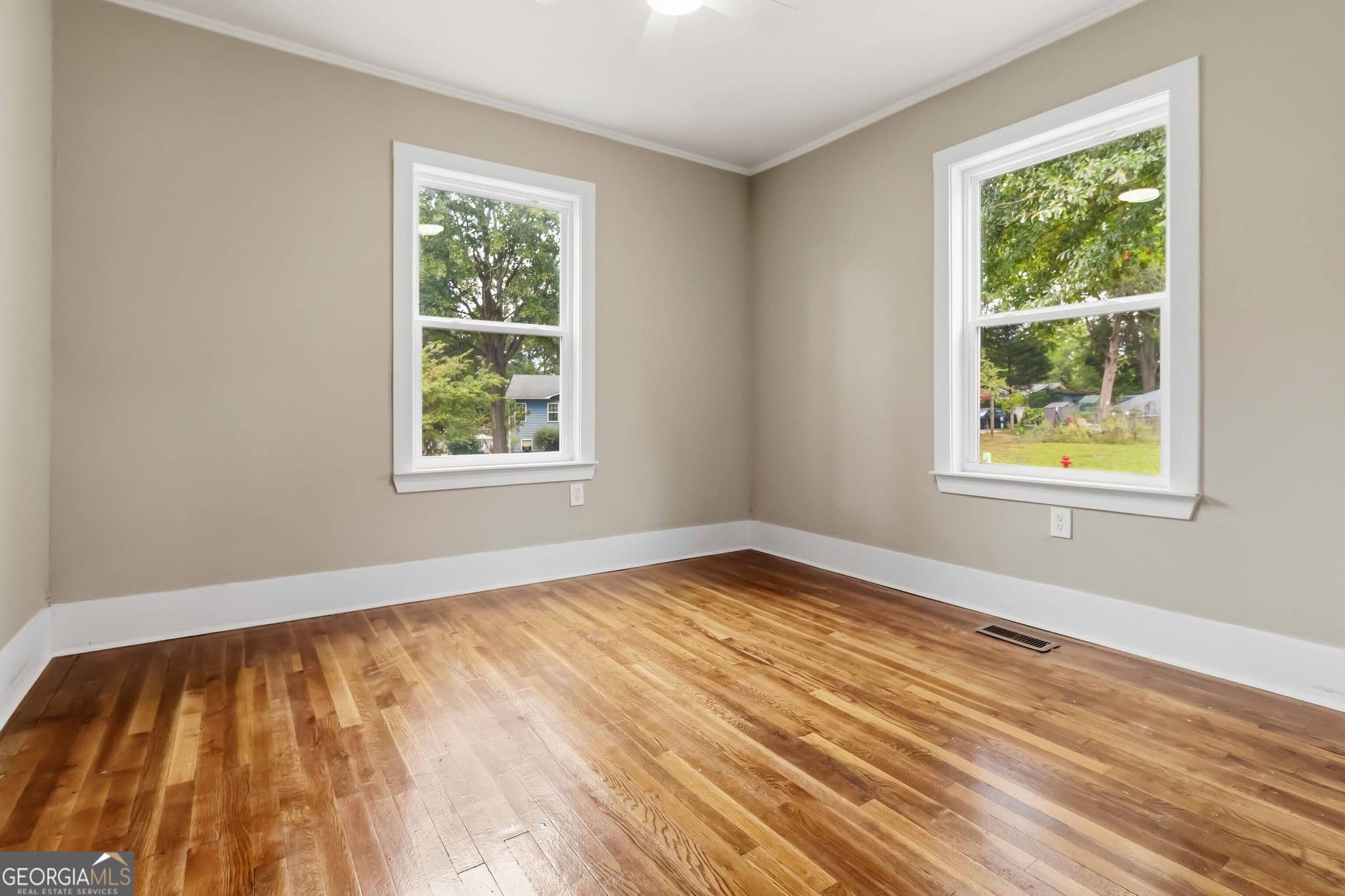 3 bedroom, 1 bathroom, 1,006 sq ft single family residence for sale at 133 Bennett Street, Commerce, GA 30529 — photo 10