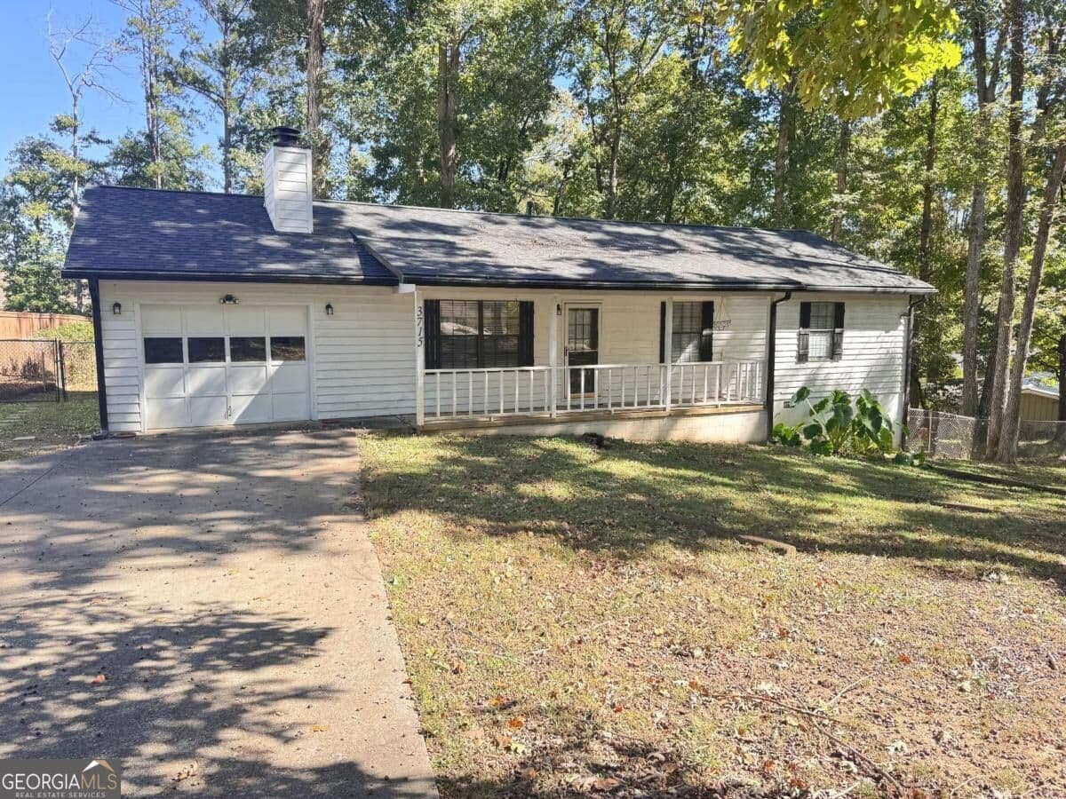 3 bedroom, 2 bathroom single family residence for rent at 3715 Martin Farm Road, Suwanee, GA 30024 for $2,500 a month — photo 2
