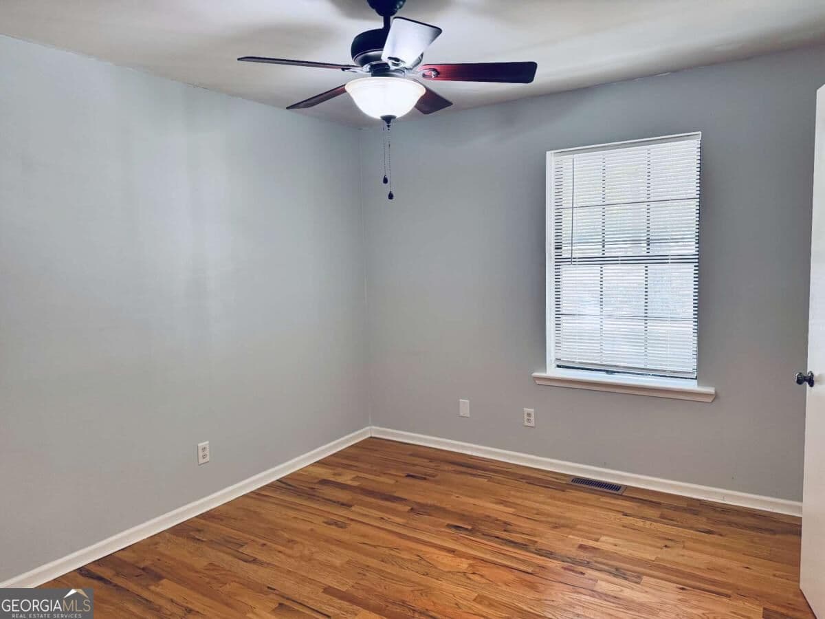3 bedroom, 2 bathroom single family residence for rent at 3715 Martin Farm Road, Suwanee, GA 30024 for $2,500 a month — photo 9