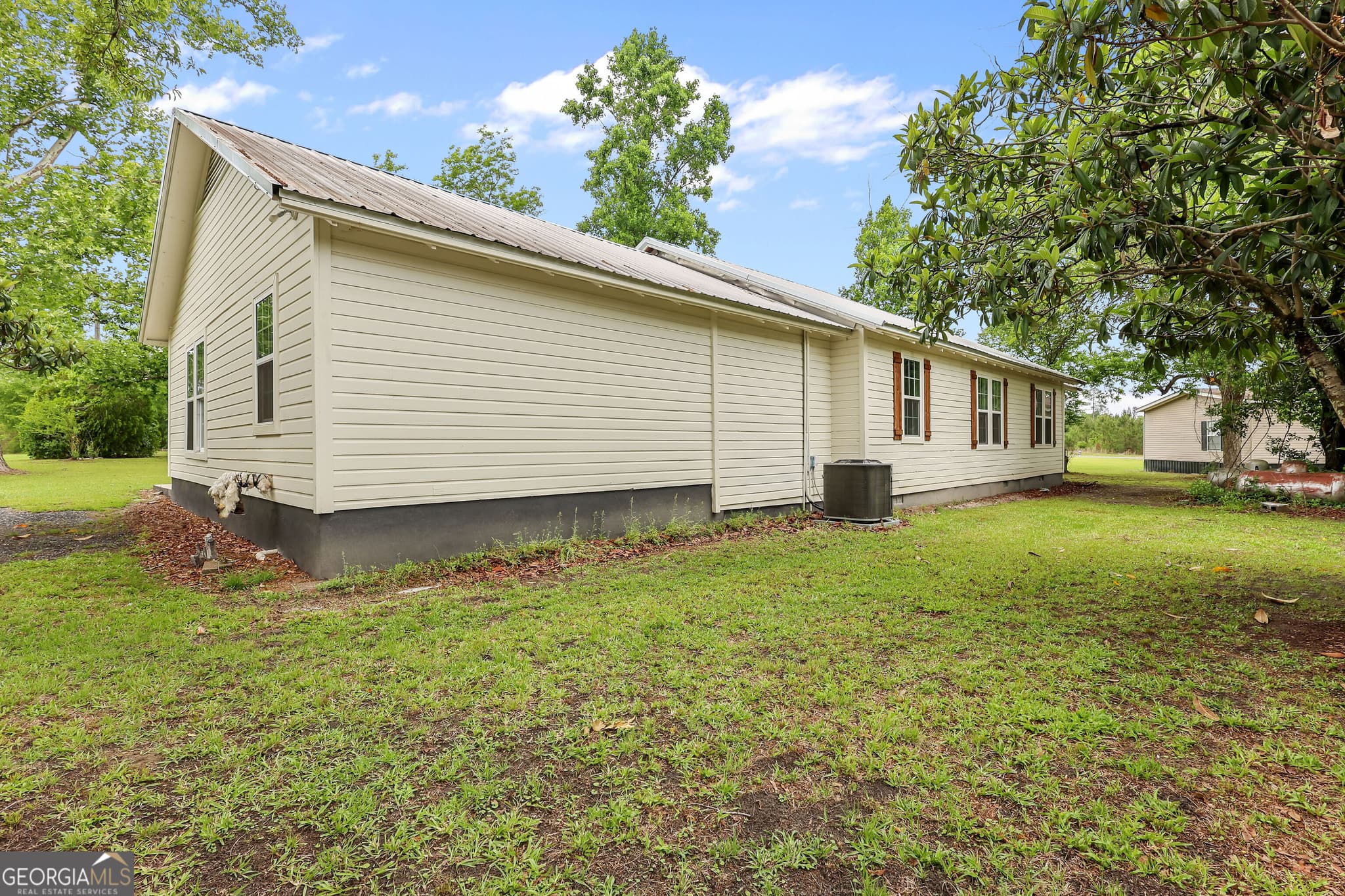 4 bedroom, 3 bathroom, 2,236 sq ft single family residence for sale at 1535 W River Road, Rhine, GA 31077 — photo 5