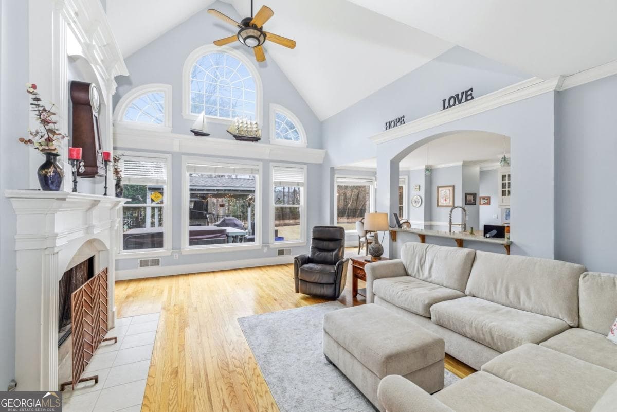 5 bedroom, 4.5 bathroom, 6,824 sq ft single family residence for sale at 2298 Bright Water Drive, Snellville, GA 30078 — photo 8
