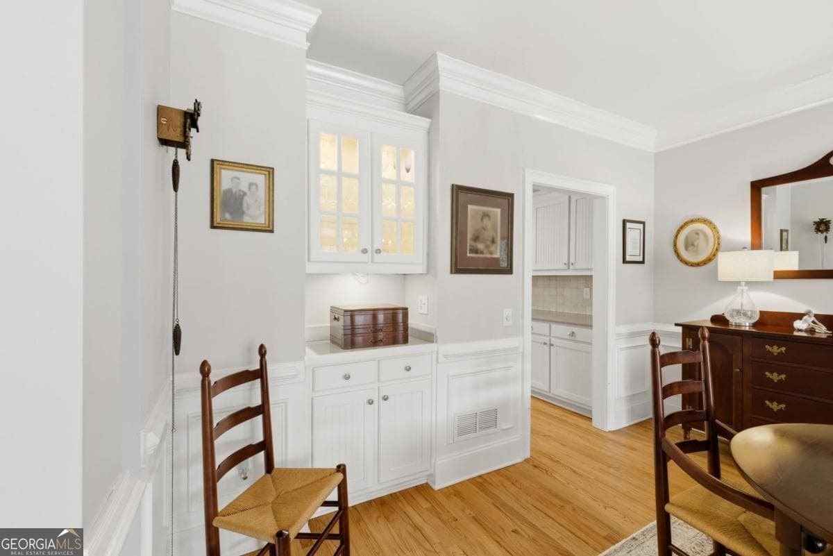 5 bedroom, 4.5 bathroom, 6,824 sq ft single family residence for sale at 2298 Bright Water Drive, Snellville, GA 30078 — photo 6