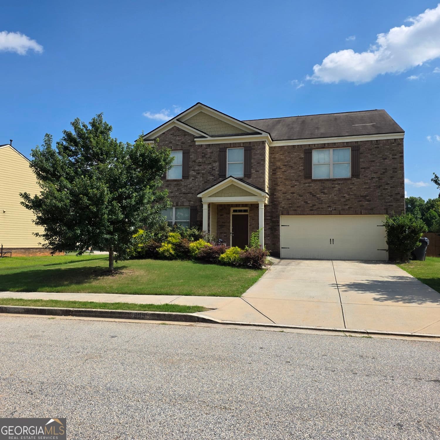 5 bedroom, 3 bathroom, 3,268 sq ft single family residence for sale at 605 Sturbridge Court, Mcdonough, GA 30253