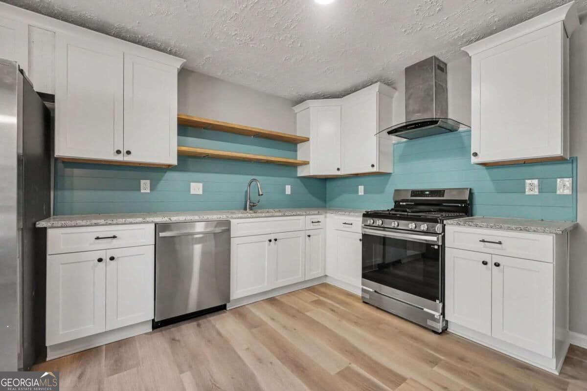2 bedroom, 2.5 bathroom, 1,408 sq ft townhouse for sale at 6636 Meadow Green Circle, Peachtree Corners, GA 30092 — photo 7