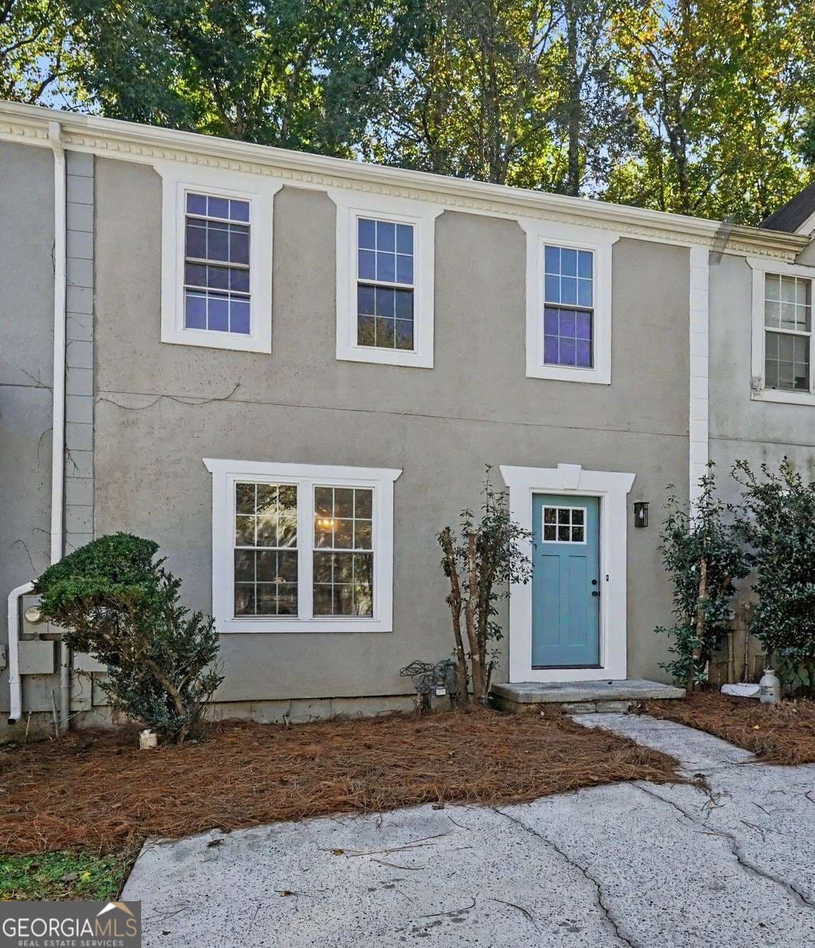 2 bedroom, 2.5 bathroom, 1,408 sq ft townhouse for sale at 6636 Meadow Green Circle, Peachtree Corners, GA 30092 — photo 1 of 26