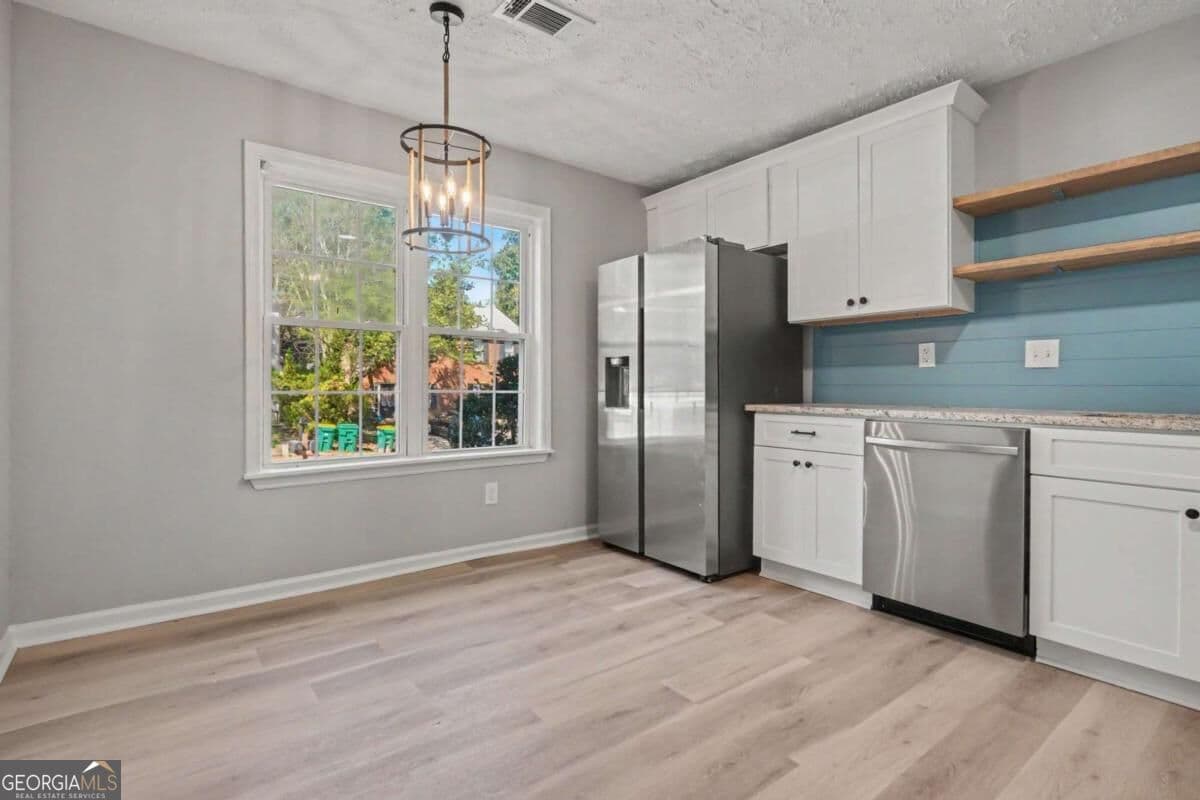 2 bedroom, 2.5 bathroom, 1,408 sq ft townhouse for sale at 6636 Meadow Green Circle, Peachtree Corners, GA 30092 — photo 8