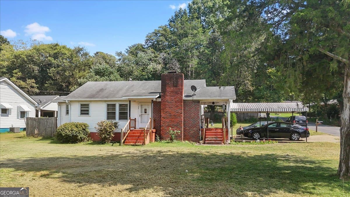 2 bedroom, 1 bathroom, 865 sq ft single family residence sold at 2523 Maple Road, Rome, GA 30161