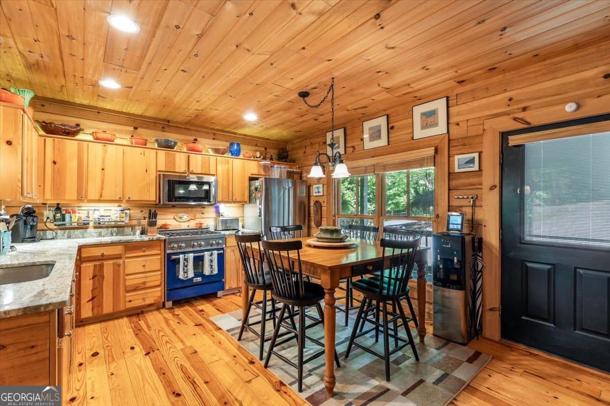 2 bedroom, 3 bathroom cabin,single family residence for sale at 808 Granite Drive 39A, Hayesville, NC 28904 — photo 7