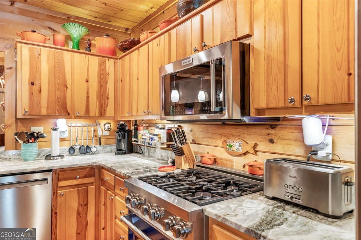 2 bedroom, 3 bathroom cabin,single family residence for sale at 808 Granite Drive 39A, Hayesville, NC 28904 — photo 8
