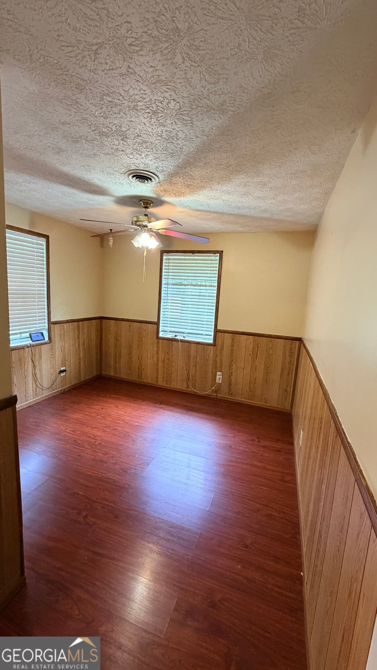 3 bedroom, 2 bathroom, 1,340 sq ft single family residence for sale at 203 Salem Drive, Rome, GA 30165 — photo 5