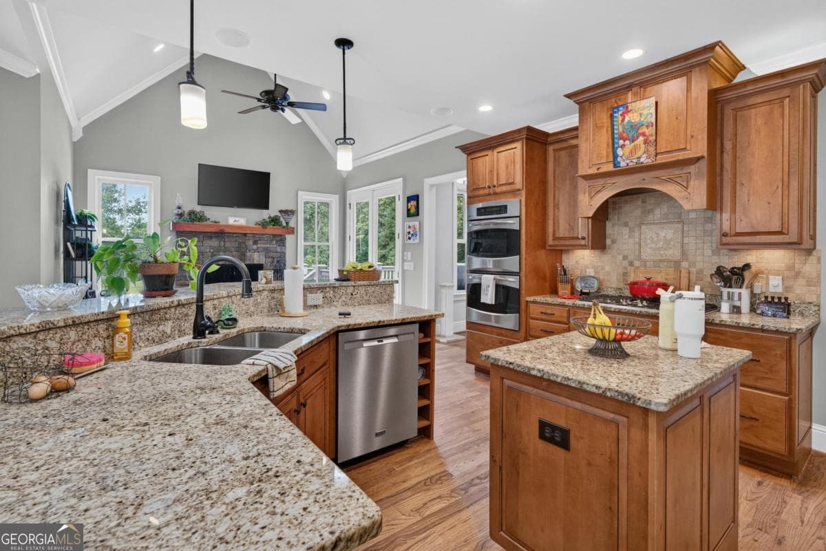 5 bedroom, 6 bathroom, 6,526 sq ft single family residence for sale at 132 Country Lane, Eatonton, GA 31024 — photo 6