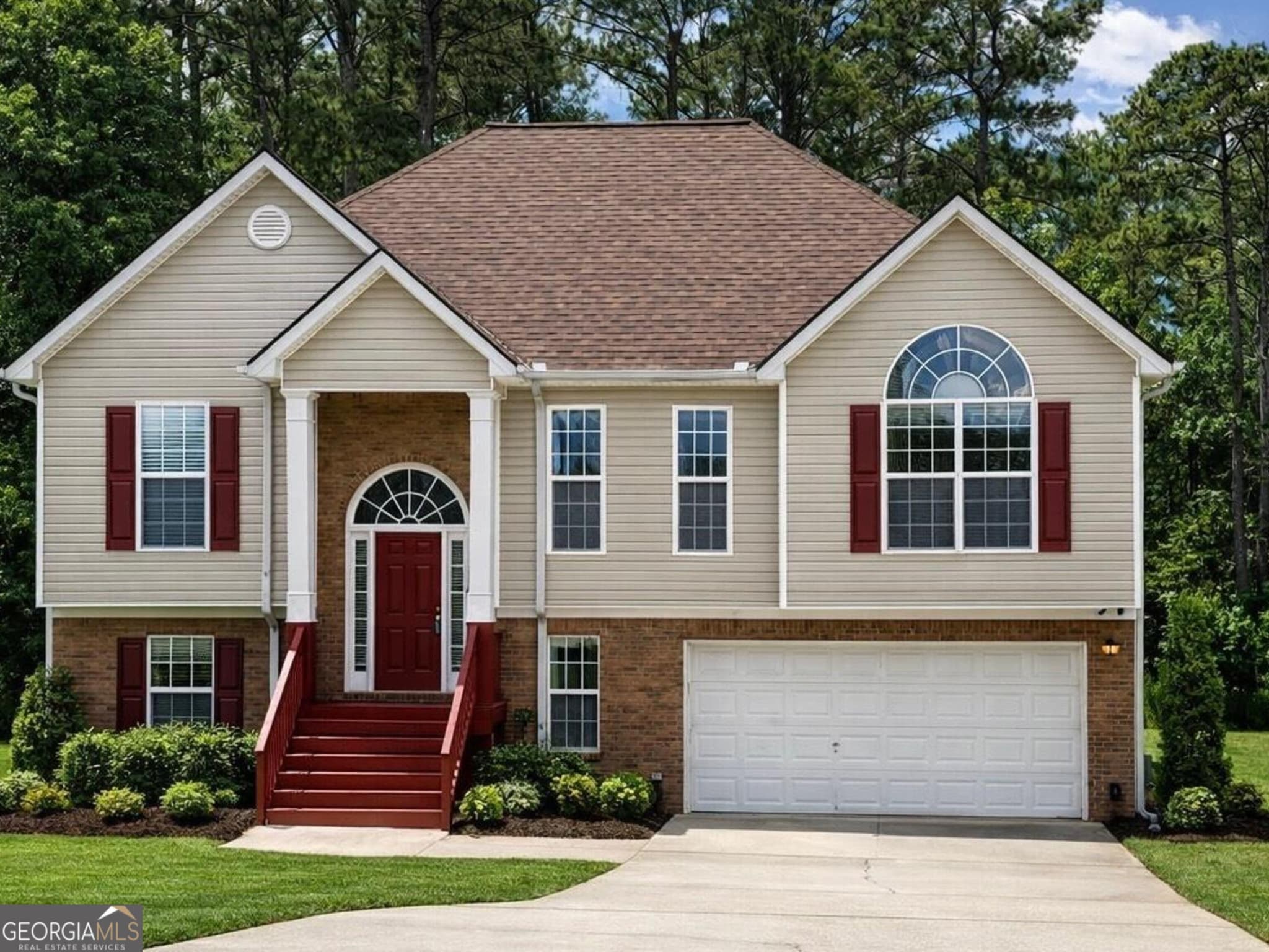 4 bedroom, 3 bathroom, 4,306 sq ft single family residence sold at 933 Gettysburg Way, Locust Grove, GA 30248