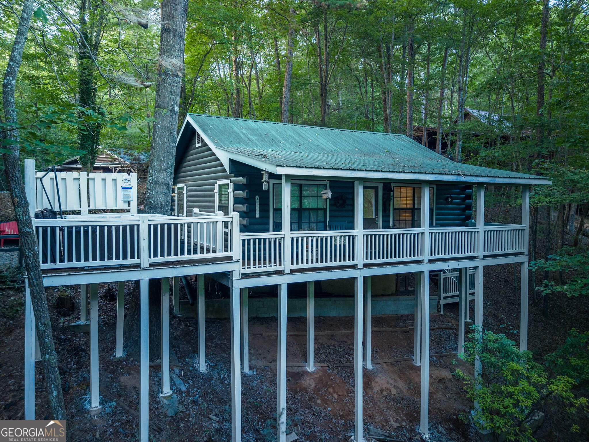 2 bedroom, 2 bathroom, 828 sq ft cabin,single family residence for sale at 129 N Cherokee Drive, Blue Ridge, GA 30513 — photo 2