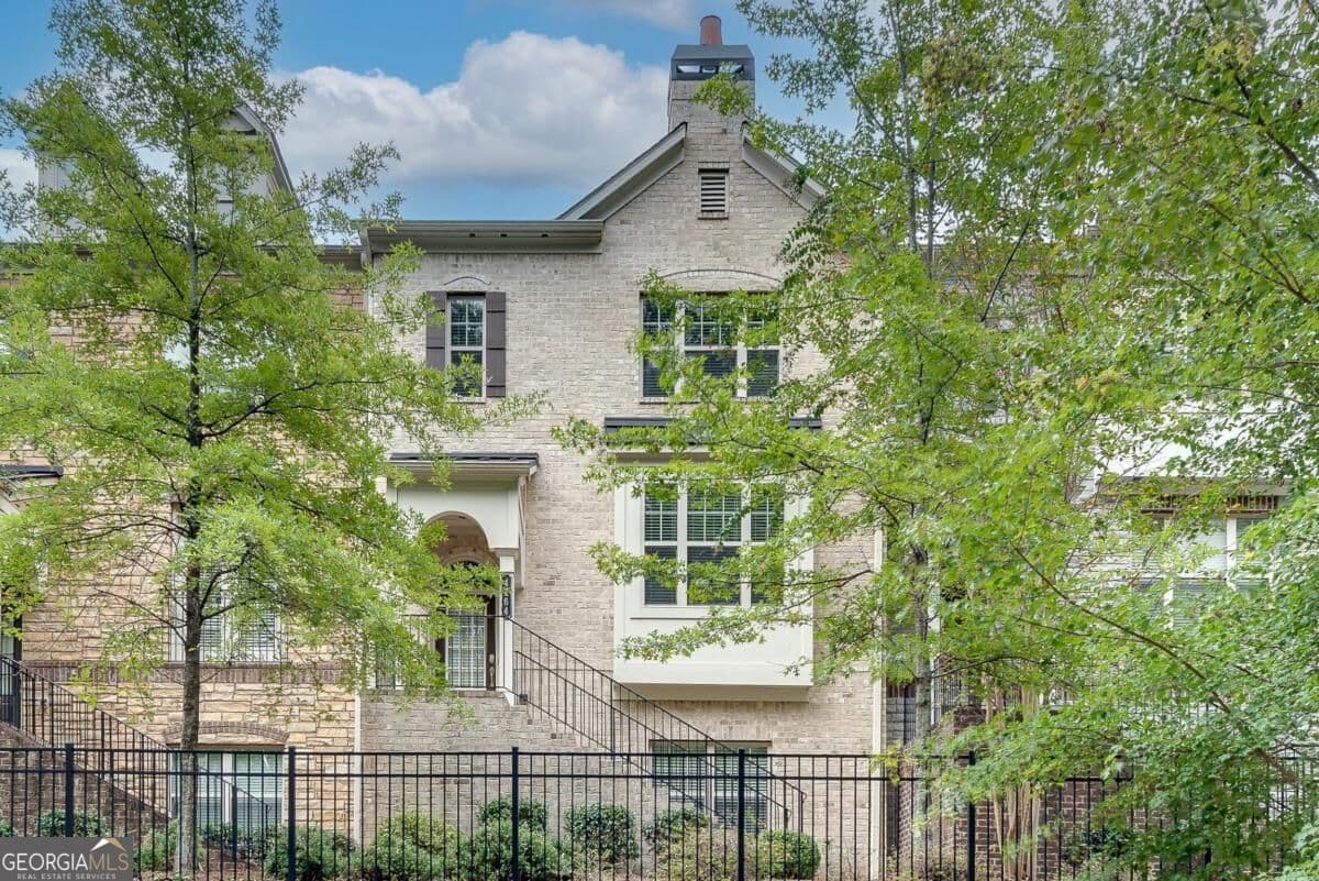 4 bedroom, 3.5 bathroom, 2,421 sq ft townhouse for sale at 4164 Butler Drive, Atlanta, GA 30341 — photo 1 of 43