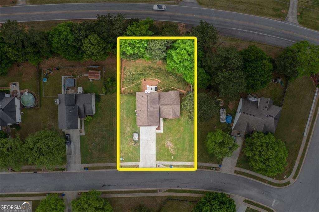 3 bedroom, 2.5 bathroom, 2,047 sq ft single family residence for sale at 675 Michael Circle, Monroe, GA 30655 — photo 2