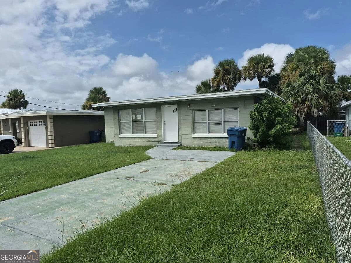 2 bedroom, 2 bathroom, 1,644 sq ft single family residence for sale at 115 Ogden Boulevard, Daytona Beach, FL 32118 — photo 2