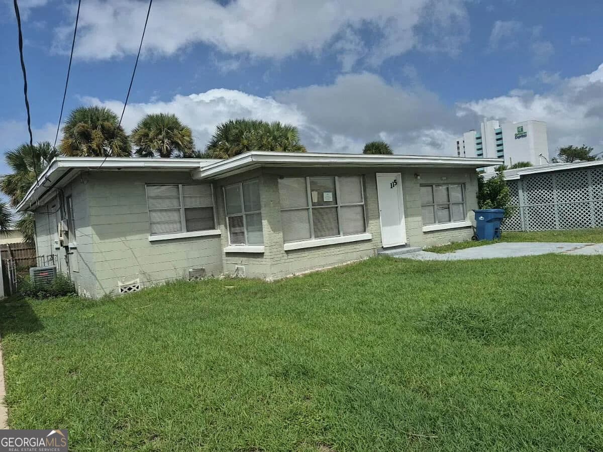 2 bedroom, 2 bathroom, 1,644 sq ft single family residence for sale at 115 Ogden Boulevard, Daytona Beach, FL 32118 — photo 3