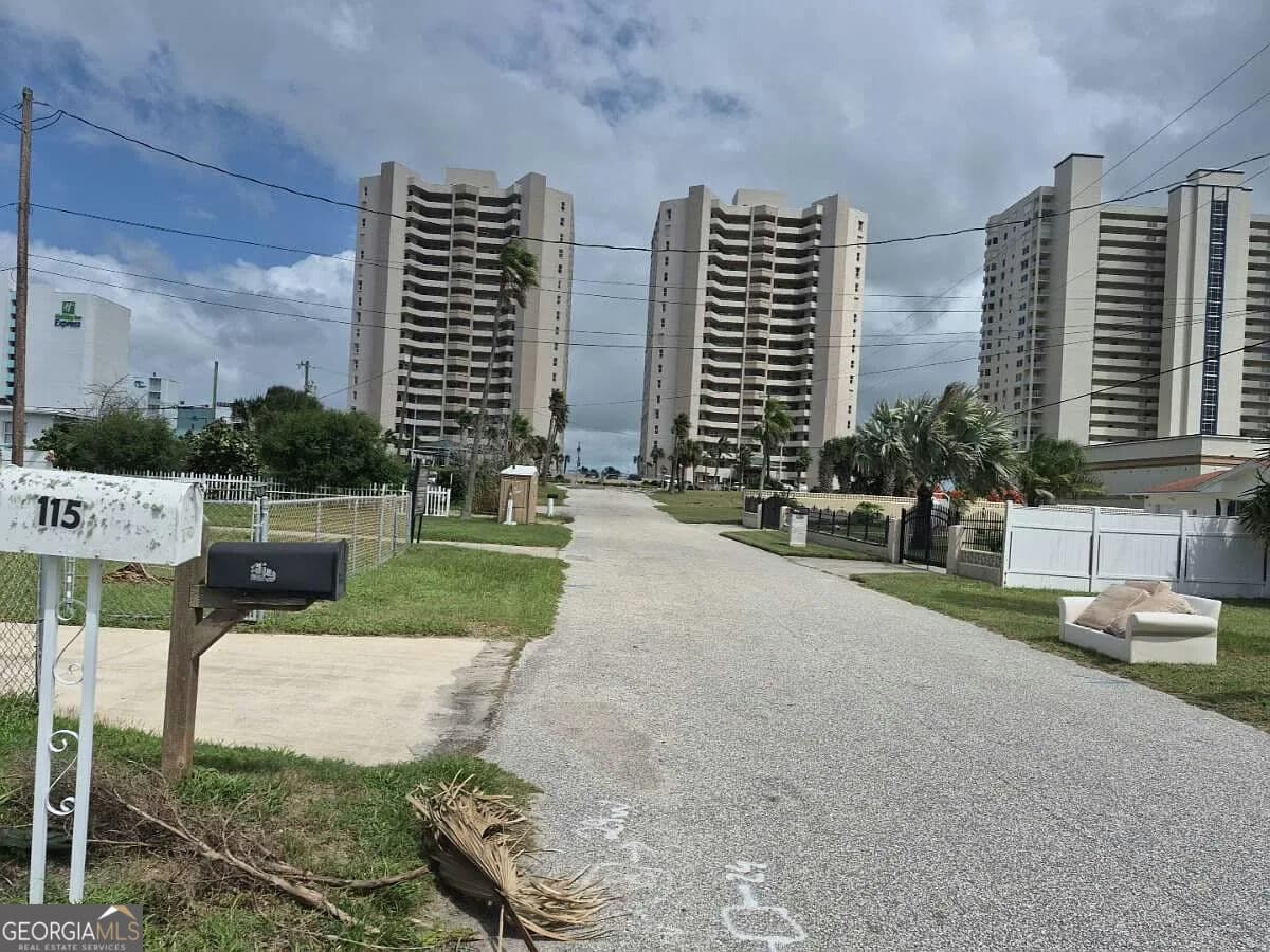 2 bedroom, 2 bathroom, 1,644 sq ft single family residence for sale at 115 Ogden Boulevard, Daytona Beach, FL 32118 — photo 4