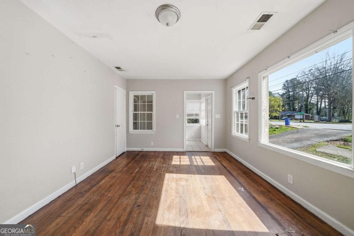 3 bedroom, 1 bathroom, 1,104 sq ft single family residence for sale at 1564 Columbia Drive, Decatur, GA 30032 — photo 2