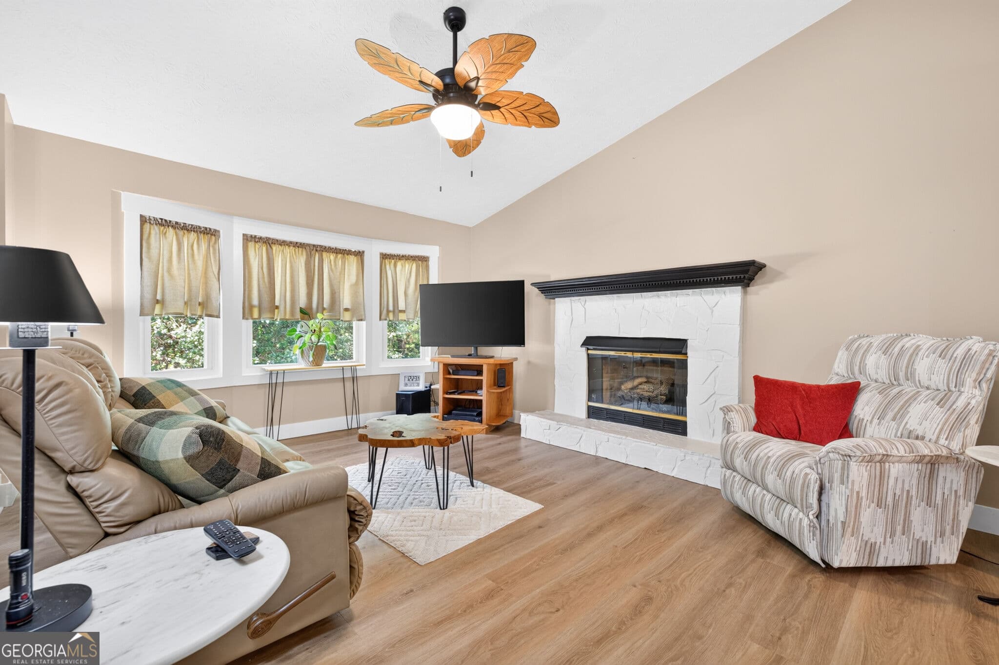 4 bedroom, 3 bathroom, 2,425 sq ft single family residence for sale at 2475 Azalea Drive, Loganville, GA 30052 — photo 6