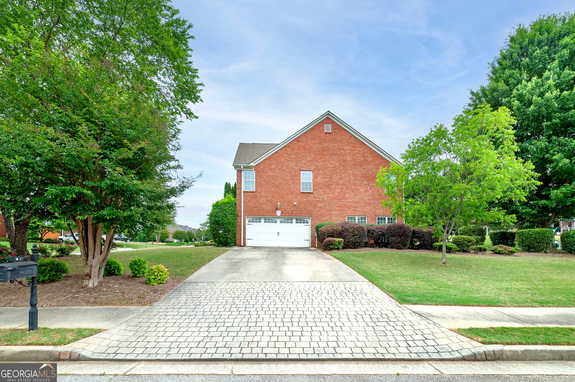 4 bedroom, 2.5 bathroom, 3,279 sq ft single family residence for sale at 4201 Donington Way, Hampton, GA 30228 — photo 5
